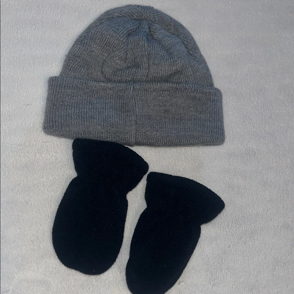 Nike Gray Beanie and Black Mittens